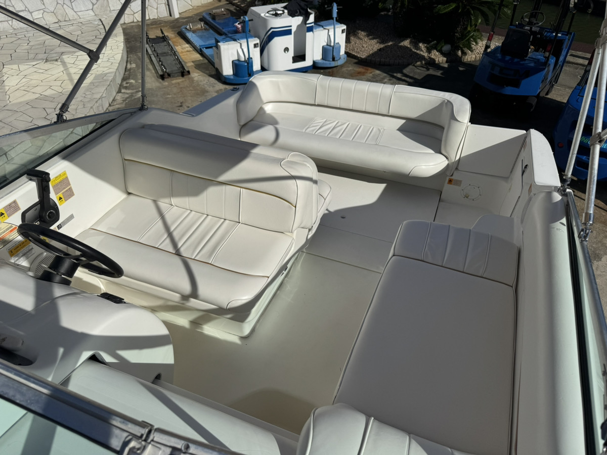 SeaRay 240 SunDancer
