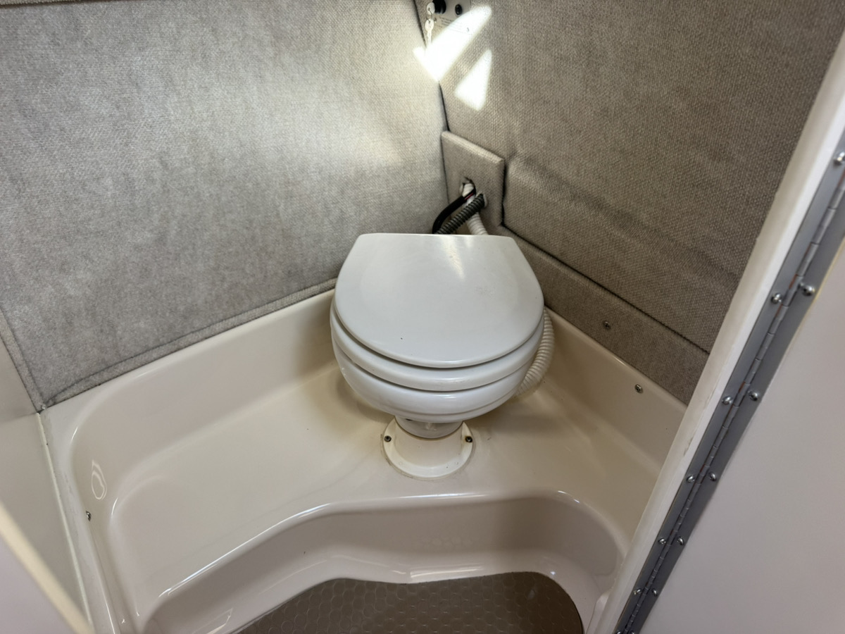 SeaRay 240 SunDancer