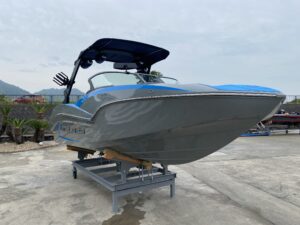 長龍マリーナ　B52　新艇　びわ湖　ボート　2022