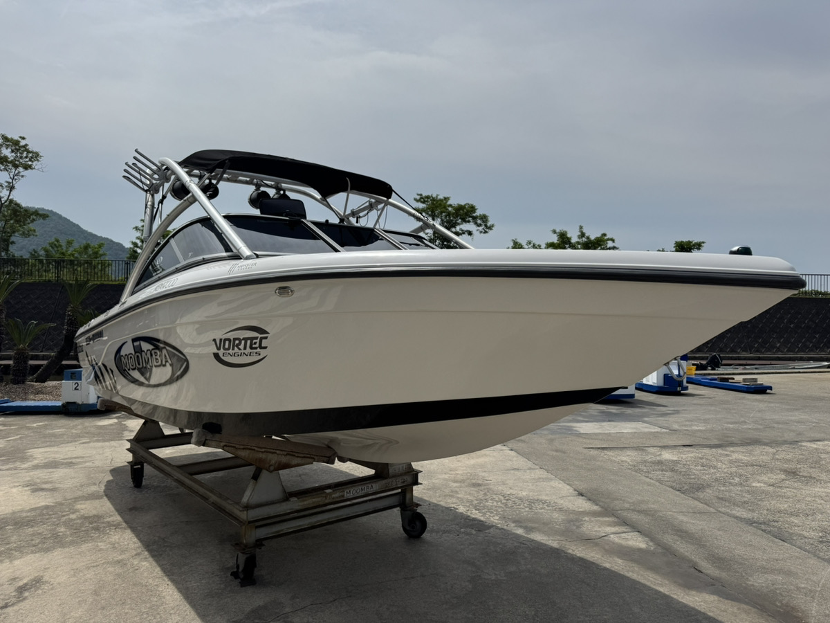 MOOMBA MOBIUS XLV