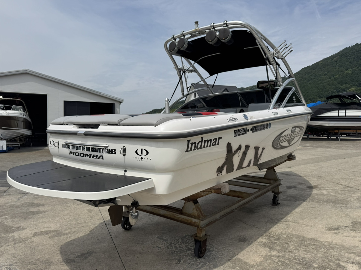 MOOMBA MOBIUS XLV
