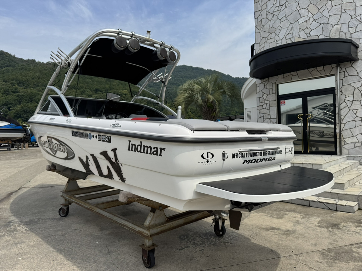 MOOMBA MOBIUS XLV