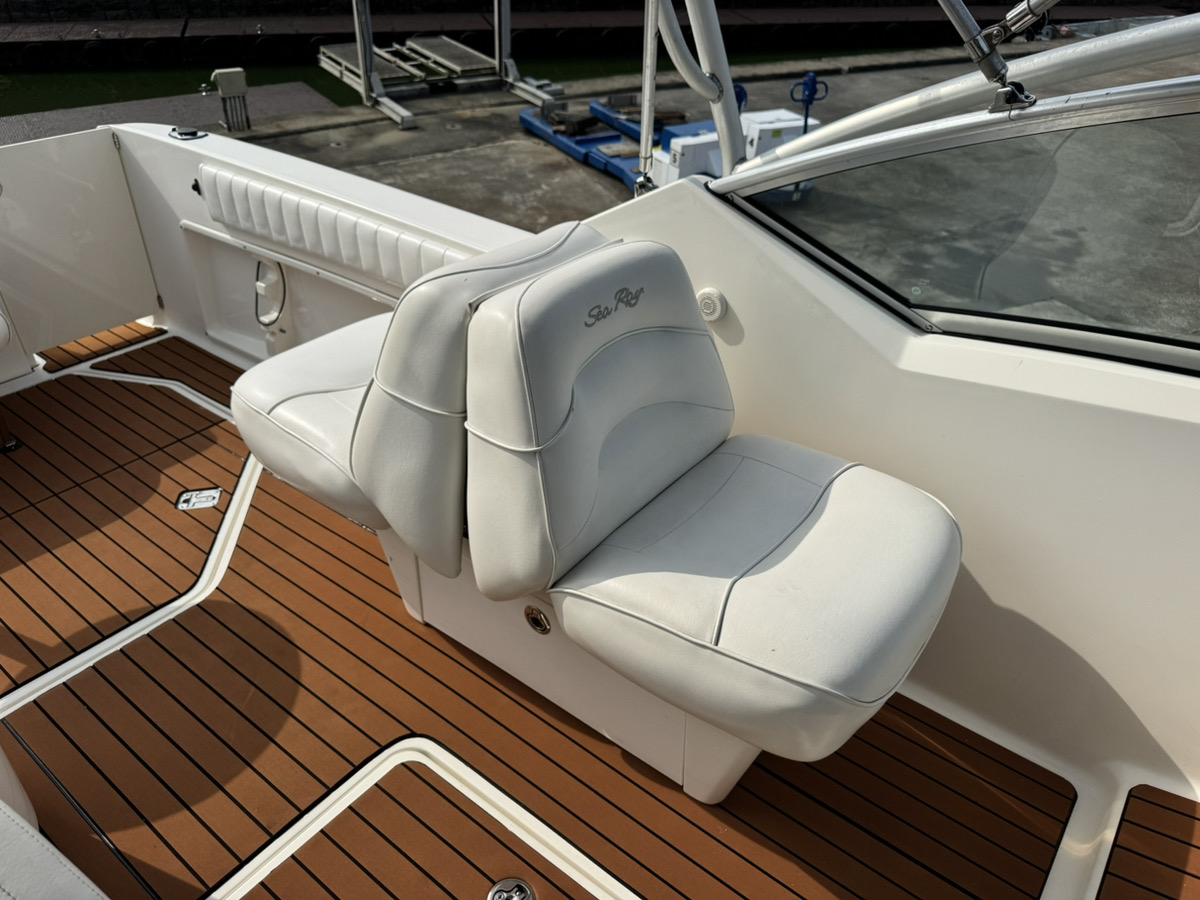 SeaRay270AJ