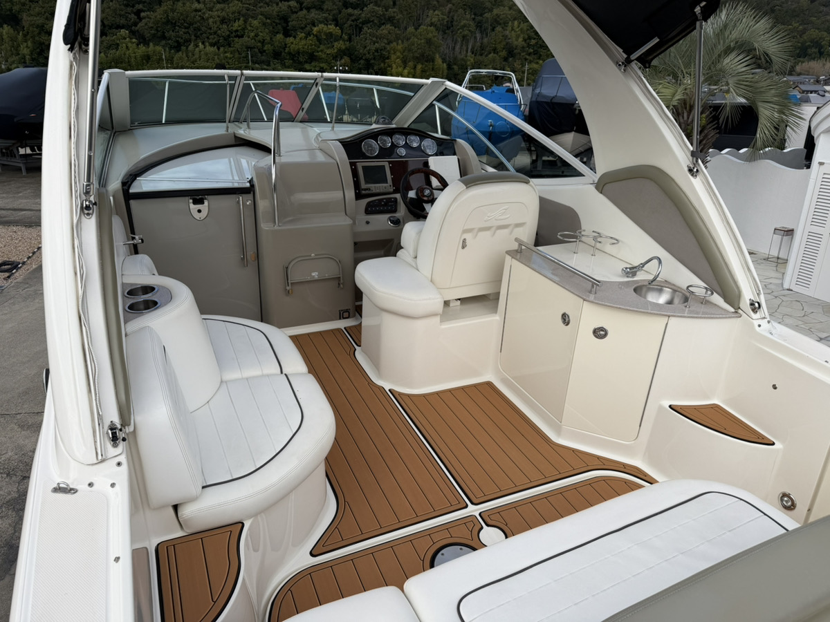 SeaRay290DA（2006）