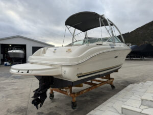 SeaRay　シーレー　シーレイ　クルーザー　中古艇　びわ湖　マリーナ　長龍