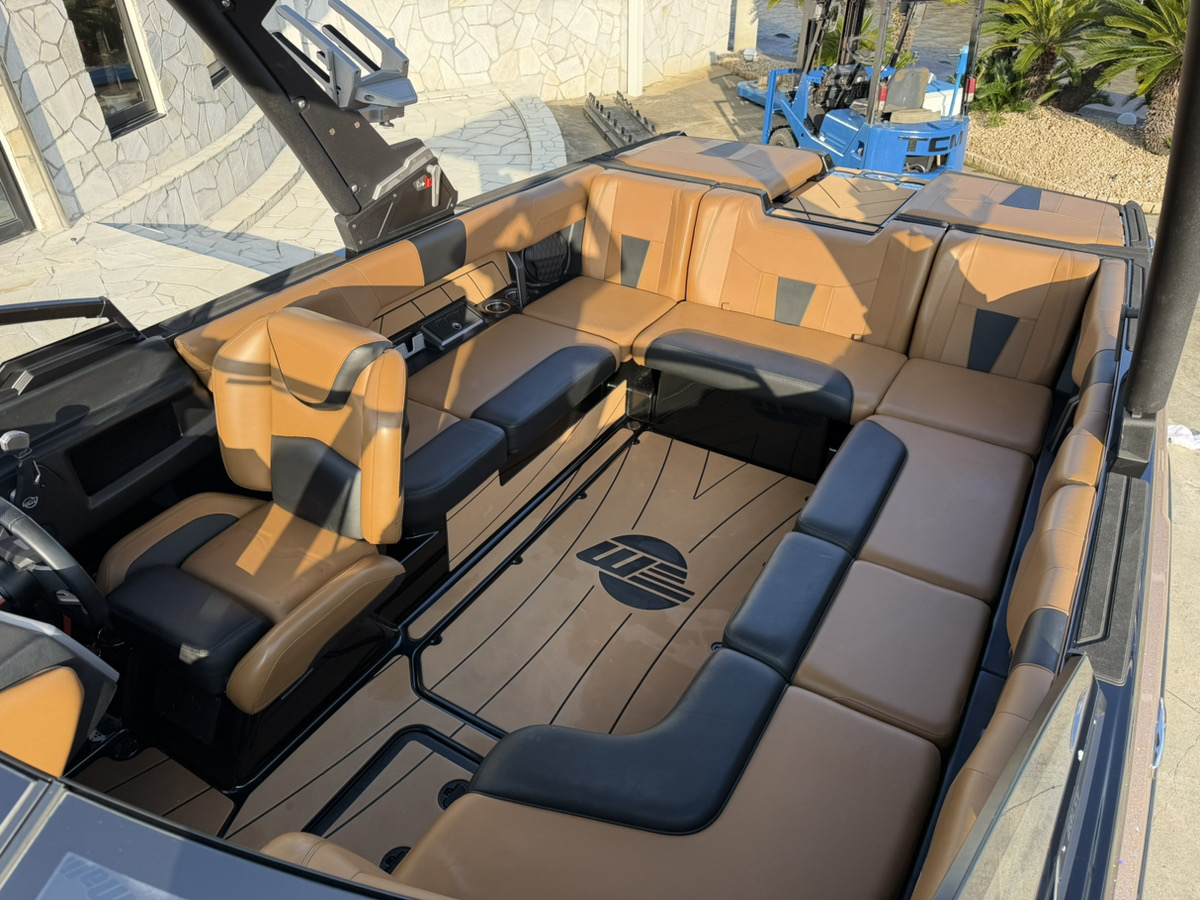 Malibu WakeSetter 23LSV
