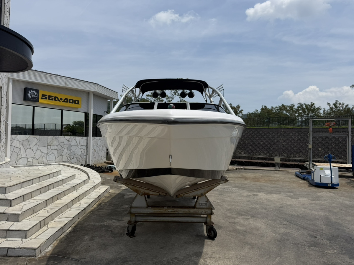 MOOMBA MOBIUS XLV