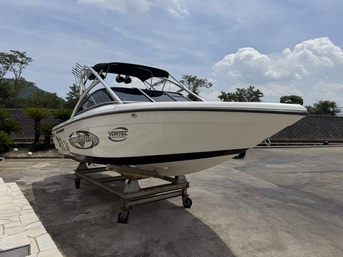 MOOMBA MOBIUS XLV
