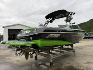 MB Sports F24 TOMCAT　長龍マリーナ